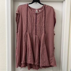 Free people tunic with pockets! Like brand new, only worn once